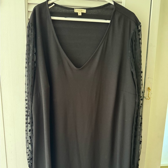 Black top with mess arms with detail - Picture 1 of 5